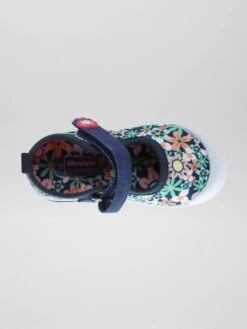 Ballerines Fermées En Toile