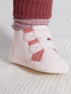 Baskets à Scratchs 'Minnie Et Mickey' -Kiabi baskets a scratchs minnie et mickey rose zk734 2 frb3