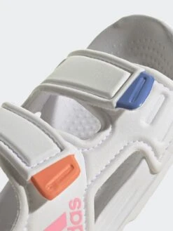 Sandales 'adidas' à Scratchs