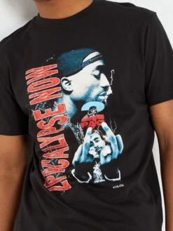 T-shirt à Manches Courtes Avec Imprimé '2Pac' -Kiabi t shirt a manches courtes avec imprime 2pac gris fonce aih38 1 frb3 1