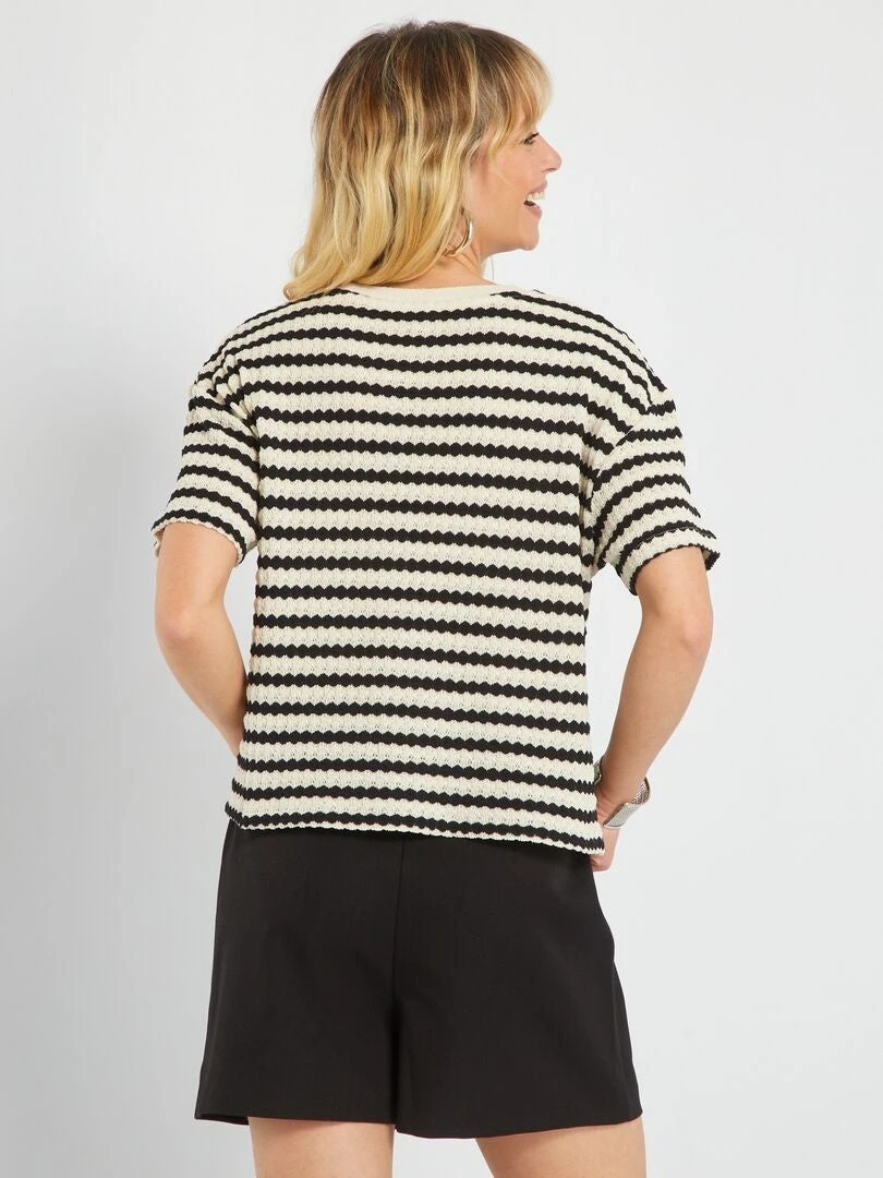 T-shirt En Maille Crochet à Rayures 5 T-shirt En Maille Crochet à Rayures – Image 3